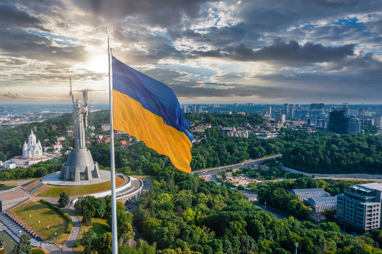 Ukraine to allow weapon exports