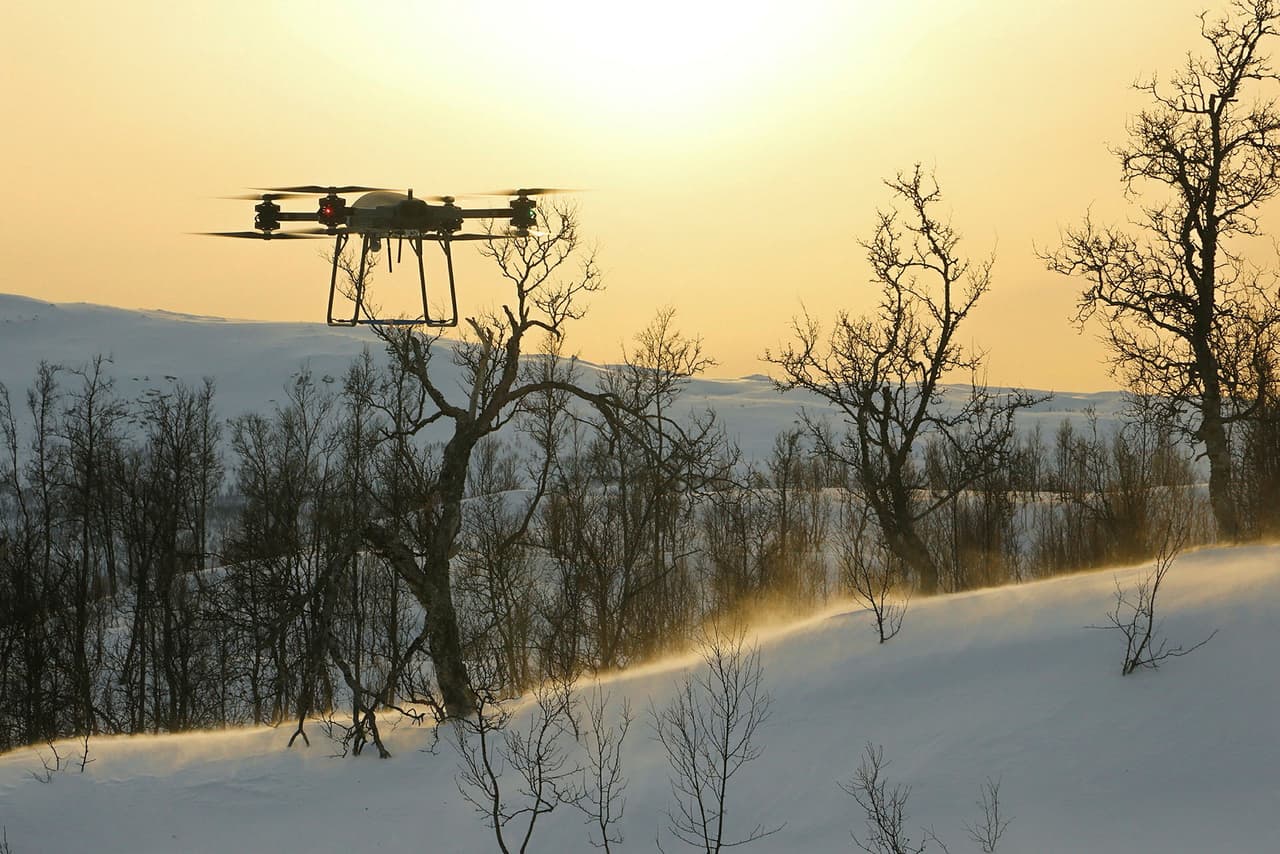 UK Royal Marines flying a Malloy Aeronautics T-150B quadcopter UAV in Norway.