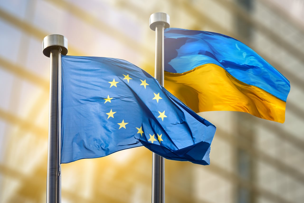 EU Ukraine flags